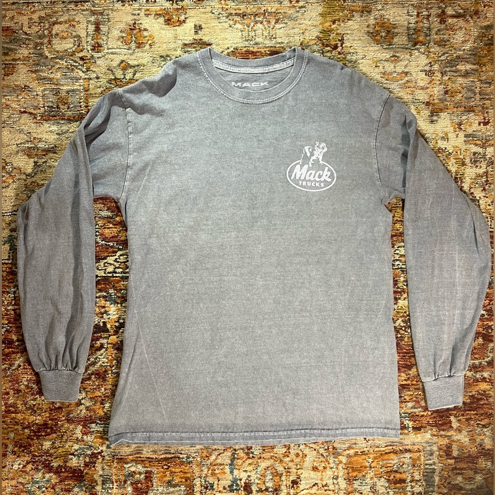 Light blue/grey long sleeve